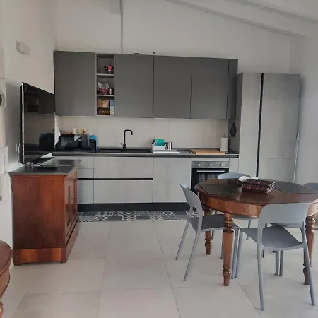 Bilocale In Vista Con Piscina Apartment