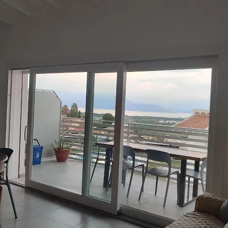 Bilocale In Vista Con Piscina