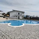 Bilocale In Vista Con Piscina