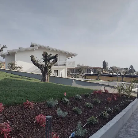 Appartamento Bilocale In Vista Con Piscina