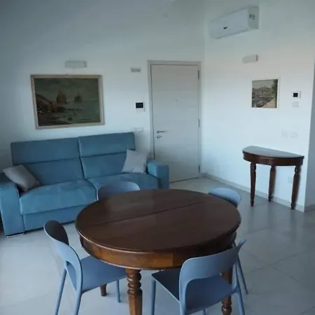 Apartment Bilocale In Vista Con Piscina