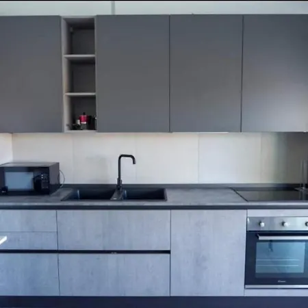 Bilocale In Vista Con Piscina